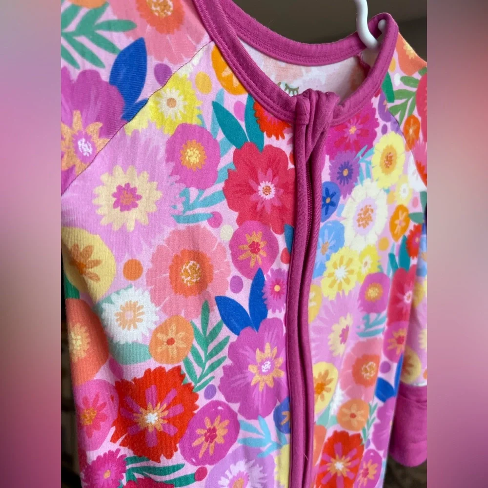 Little Sleepies Rainbow Blooms Zippy Pajamas Size 12-18M GUC - Picture 3 of 8